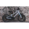Kép 2/8 - cube-numove-140-flashwhite-n-pink-gyerek-kerekpar-850220-14col-8