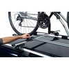 Kép 5/5 - Kerékpárszállító THULE FREERIDE 532 tetőre, váztartós (incl. T-track adapter)