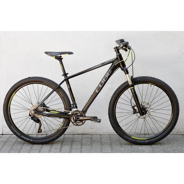 cube-race-one-xt-mtb-kerekpar