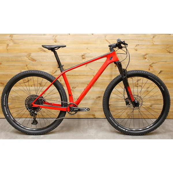 Scott Scale 940 29 keveset használt carbon MTB kerékpár, L méret