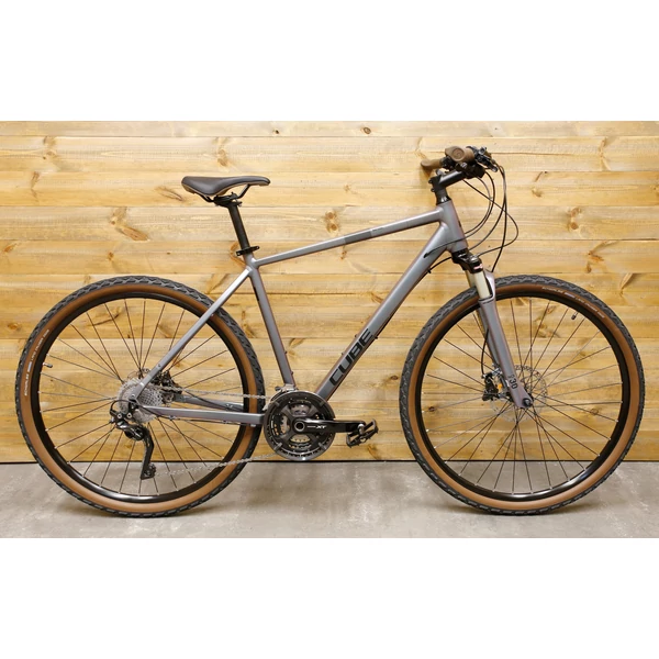 Cube Nature SLX 28 egy szezont használt alu Cross-Trekking kerékpár, M méret