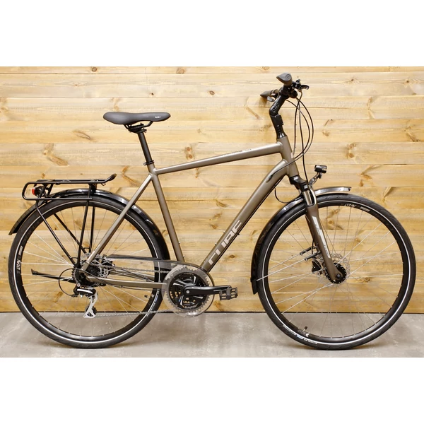 Cube Touring Pro 28 használt bemutató alu Trekking kerékpár, L méret