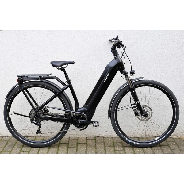 cube-kathmandu-hybrid-pro-625-trekking-ebike-kerekpar