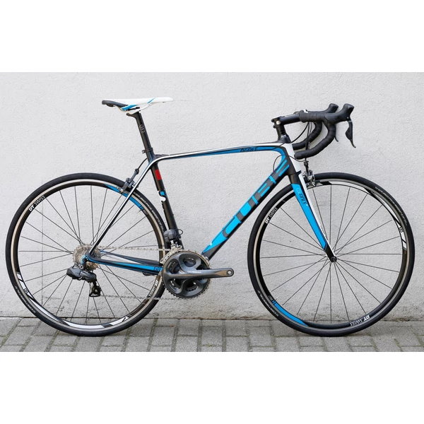 cube-agree-gtc-slt-di2-carbon-orszaguti-kerekpar