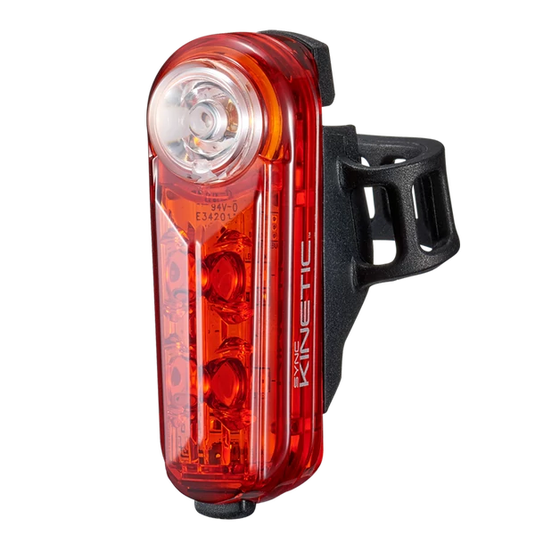 cateye-sync-kinetic-hatso-lampa